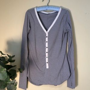 Button Henley long sleeve tee